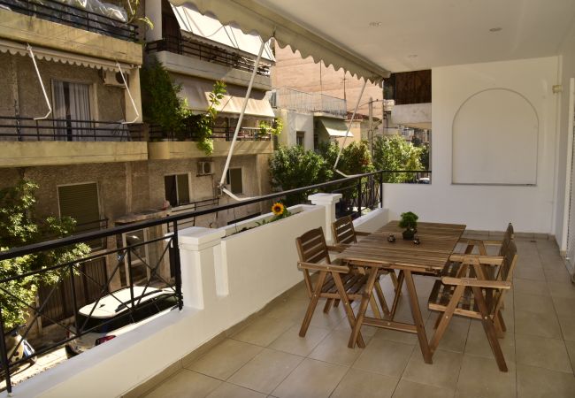 Apartment in Piraeus - Gtrip Piraeus Floor Apartment - 8324
