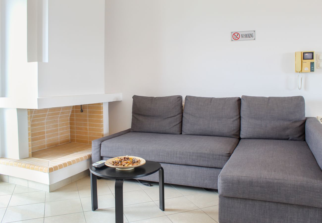Apartment in Athens - Gtrip Modern Getaway apartment N702