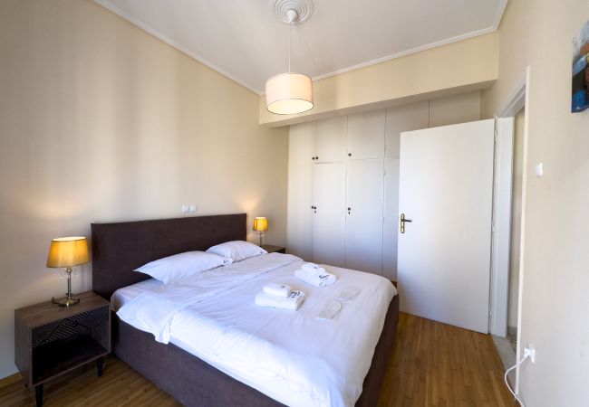 Apartment in Piraeus - Gtrip Piraeus Coast Apt - 7058