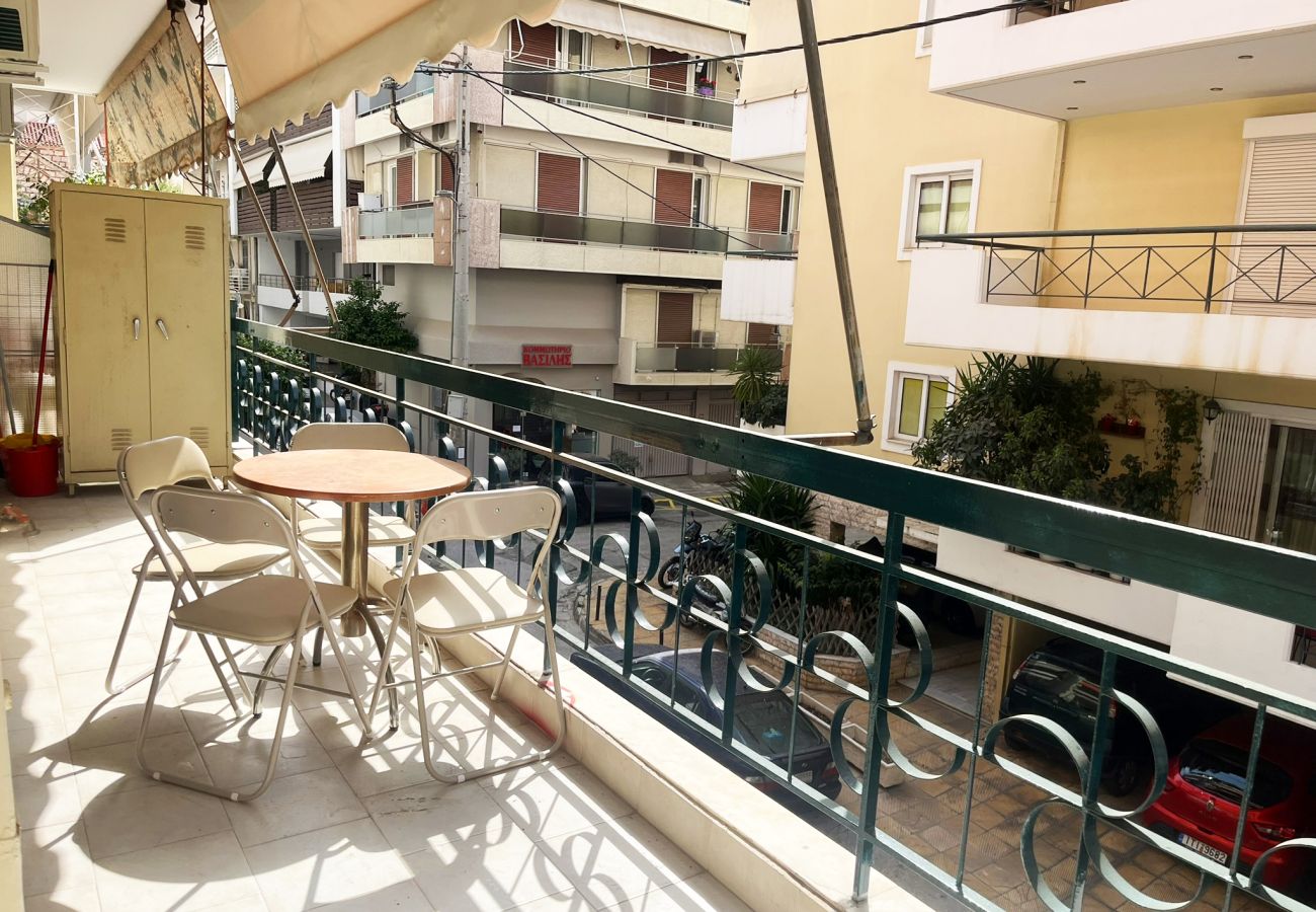 Apartment in Piraeus - Gtrip Pasalimani Marina Apartment - 3347